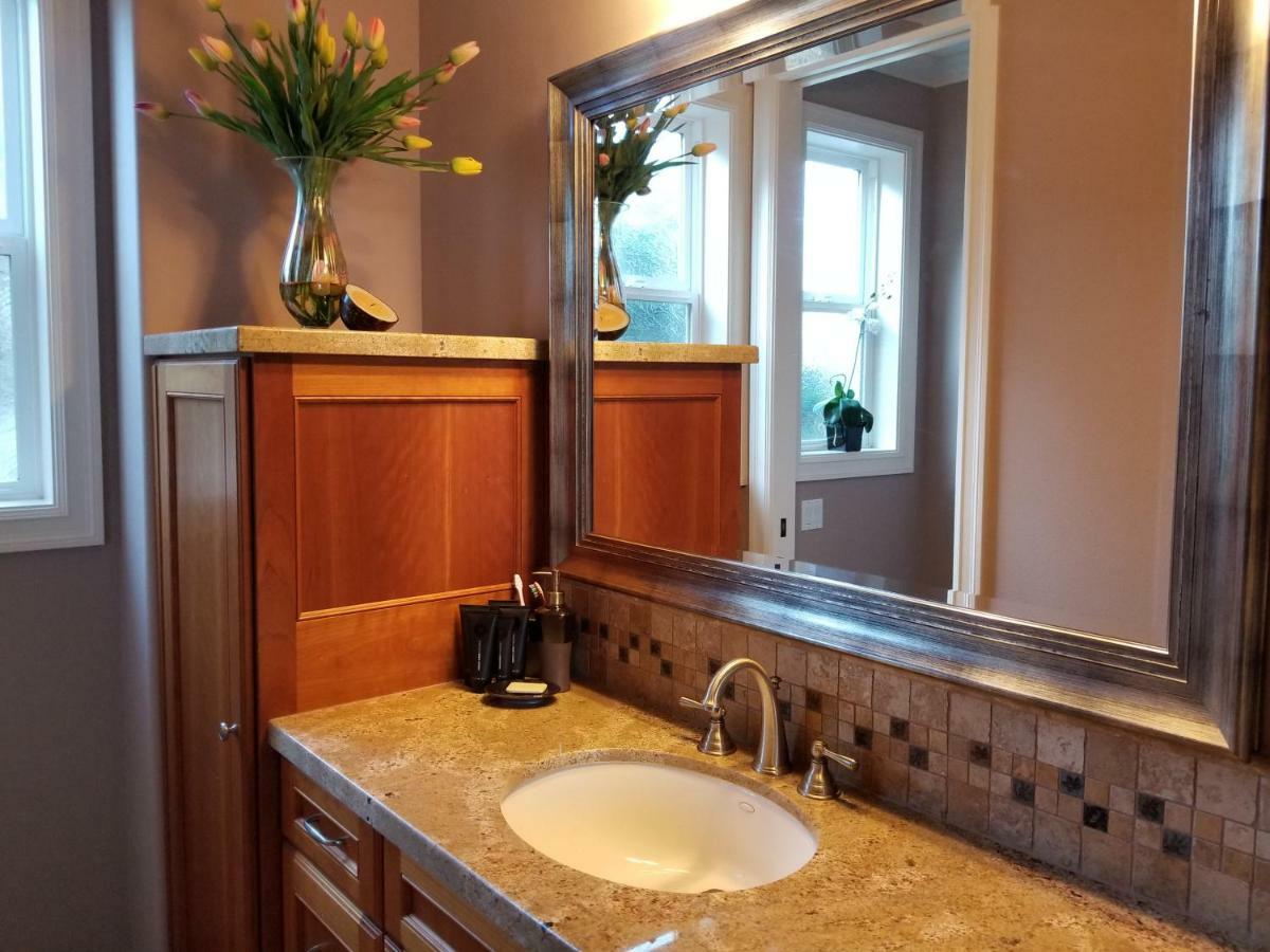 Redondo Waterfront House With A Private Room Federal Way Extérieur photo